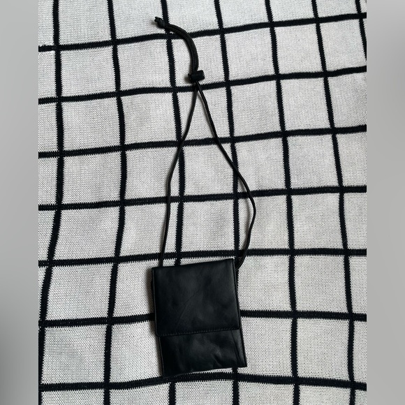 Black Leather Cardholder With Adjustable Strap - Picture 2 of 6